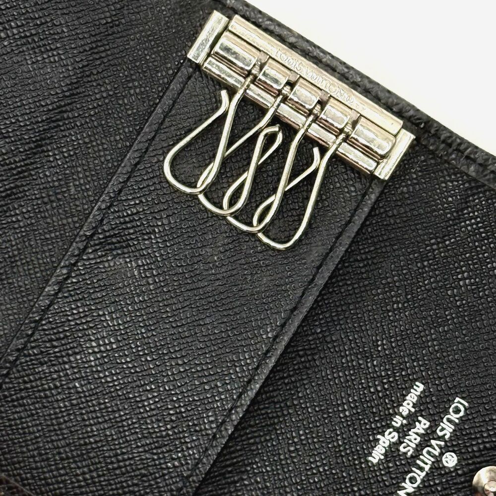 Louis Vuitton Vintage Taiga 4 Key Holder Black Leather Silver Hardware Authentic - Picture 3 of 14